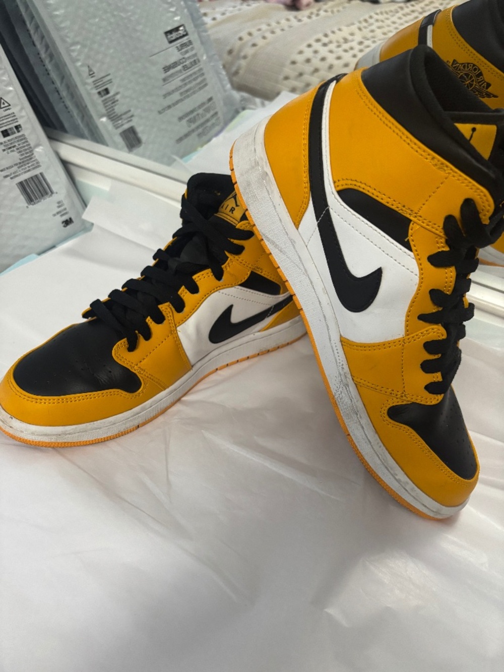 Men Nike Jordan size 9